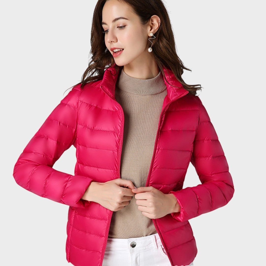 Радостина - Ултра лека пухенка с елегантни надигания