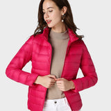 Радостина - Ултра лека пухенка с елегантни надигания