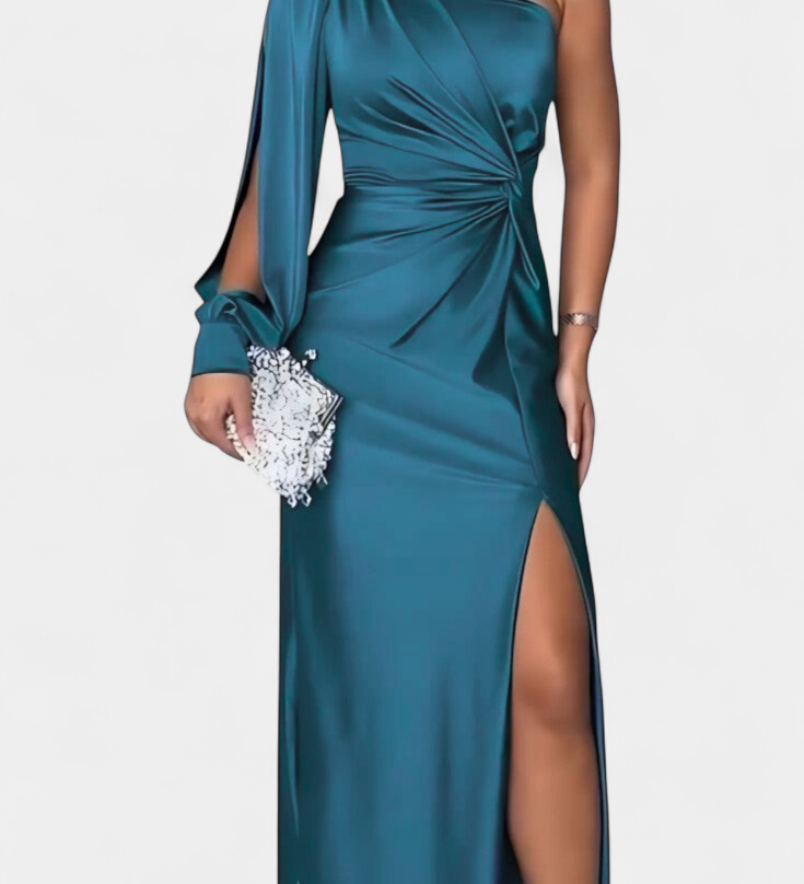 Десислава - Асиметрична Рокля с Драпиране на Едно Рамо