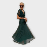 Калина - Въздушна Рокля с Впечатляващ Изрез