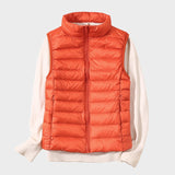 Мария - Лек пухен елек с плетен дизайн