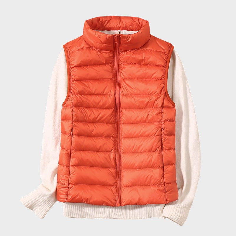 Мария - Лек пухен елек с плетен дизайн