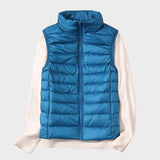 Мария - Лек пухен елек с плетен дизайн