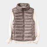 Мария - Лек пухен елек с плетен дизайн