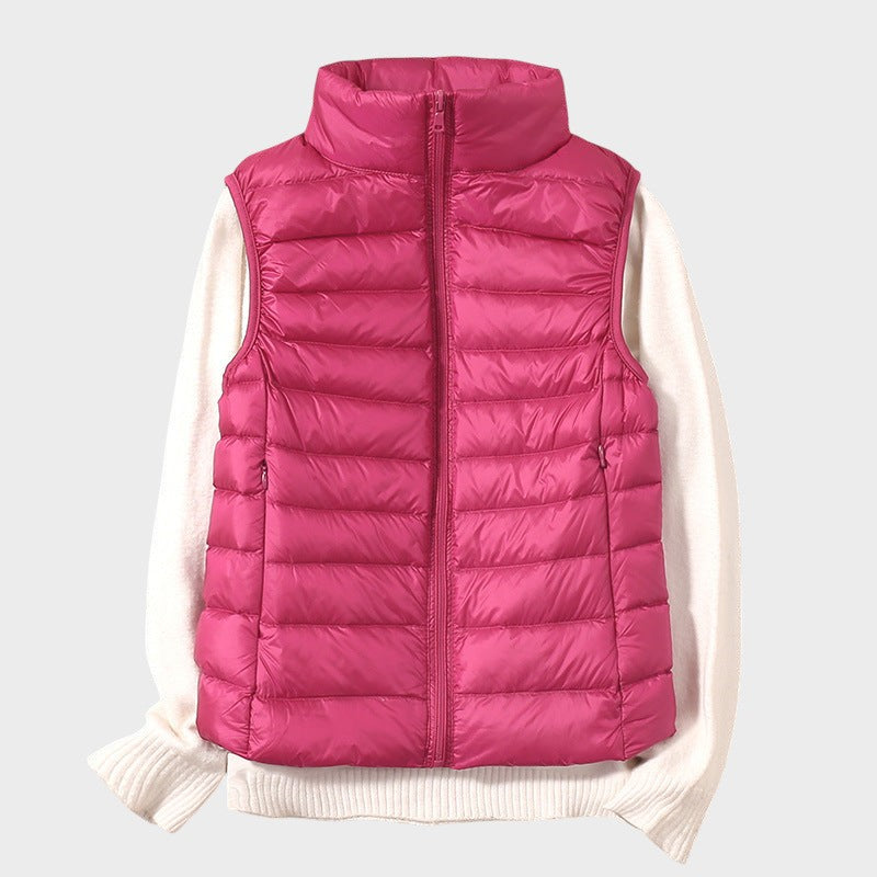 Мария - Лек пухен елек с плетен дизайн