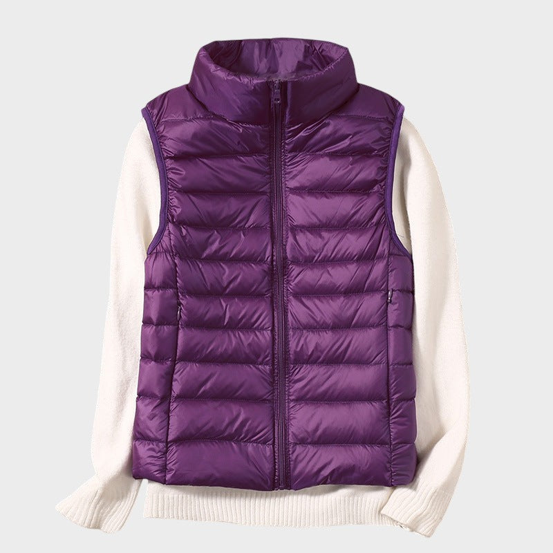 Мария - Лек пухен елек с плетен дизайн