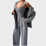 Десислава – Мощен Триделен Костюм