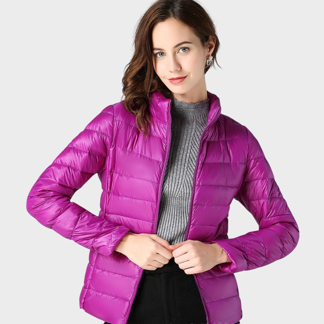 Радостина - Ултра лека пухенка с елегантни надигания