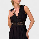 Радостина - Елегантна Чипкова Рокля с V-Изрез