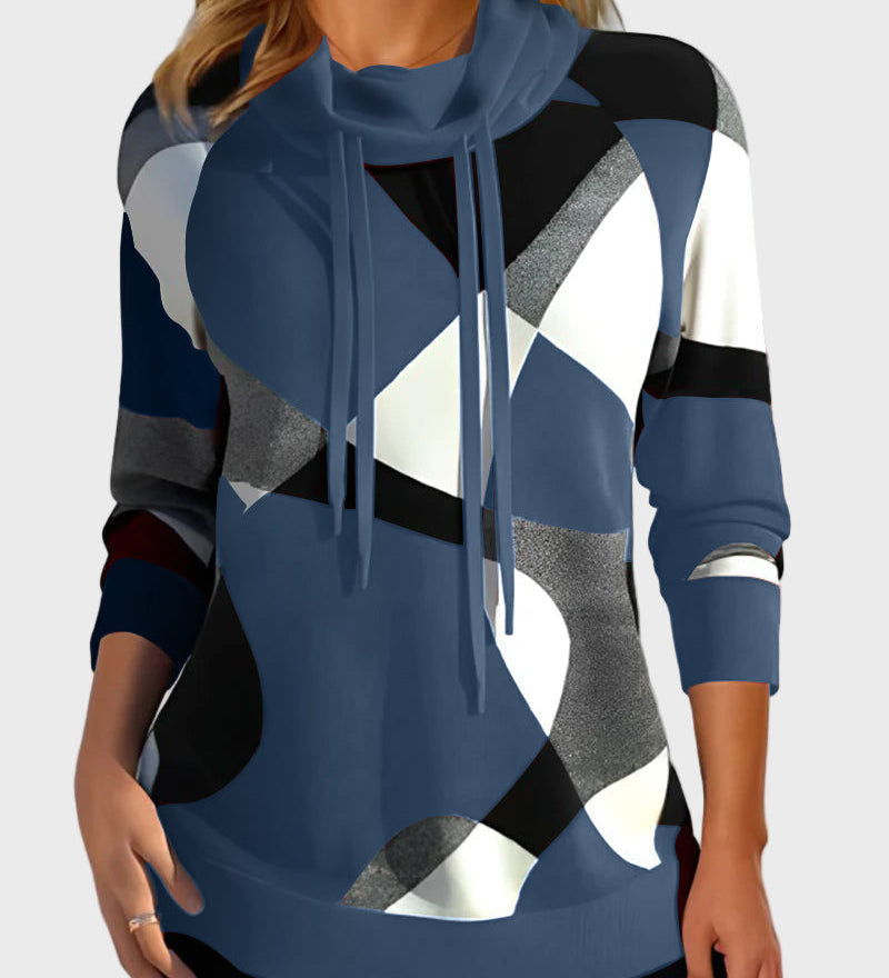 Десислава - Плетена блуза с артистичен дизайн и качулка