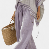 Десислава - Бамбукова блузка с райета, с открити рамена и широки панталони за елегантен и свеж стил