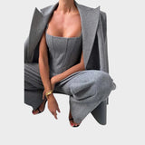 Десислава – Мощен Триделен Костюм