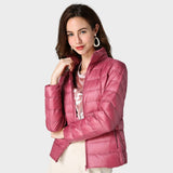 Радостина - Ултра лека пухенка с елегантни надигания