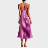 Десислава - Елегантна Рокля с V-образно Деколте и Плисирана Поличка