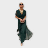 Калина - Въздушна Рокля с Впечатляващ Изрез