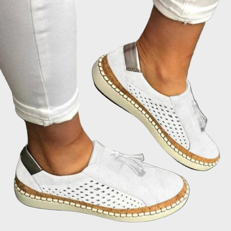 Теодора – Ортопедични Обувки