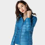 Радостина - Ултра лека пухенка с елегантни надигания