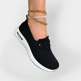 Десислава - Спортни обувки с лека материя и гъвкава подметка