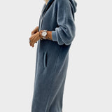 Ралица - Елегантна плетена вълнена рокля с качулка