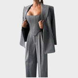 Десислава – Мощен Триделен Костюм