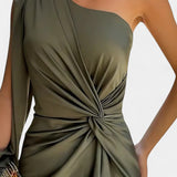 Десислава - Асиметрична Рокля с Драпиране на Едно Рамо