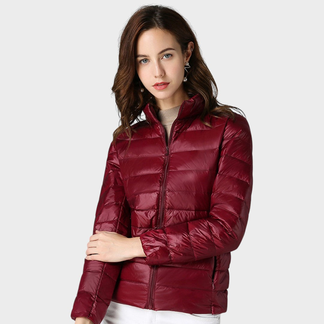 Радостина - Ултра лека пухенка с елегантни надигания