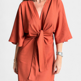 Десислава - Касулна рокля с преден възел и V-образно деколте