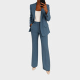 Лилия - Костюм, който повишава самочувствието