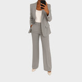 Лилия - Костюм, който повишава самочувствието