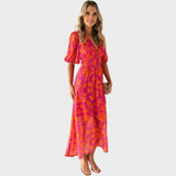 Надя - Цветна миди рокля с ръкави тип пъф и V-образно деколте