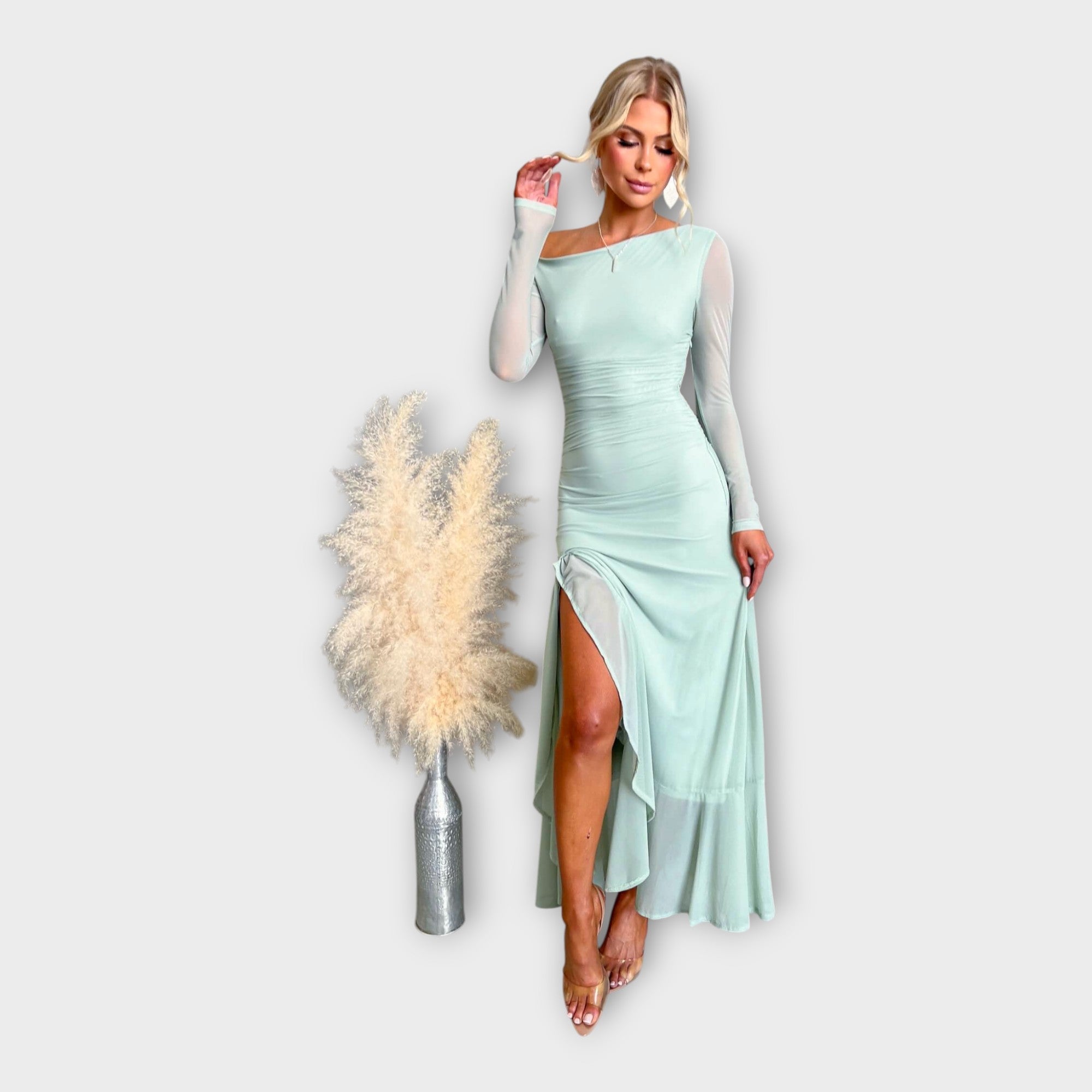 Йоана - Рокля с Елегантна Линия