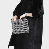 Преслава – стилно тренчкот палто