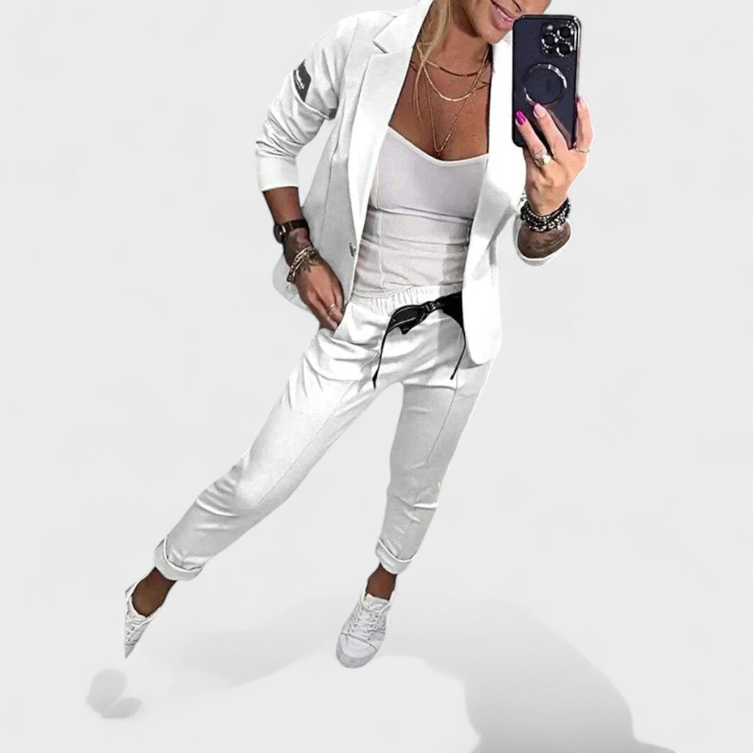 Теодора - Персонализиран комплект: мек сако и широки панталони