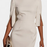 Елена - Миди Рокля с Перлени Детайли и Кръгло Деколте