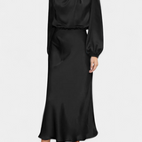 Десислава - Рокля с Висок Яка и Цветни Детайли