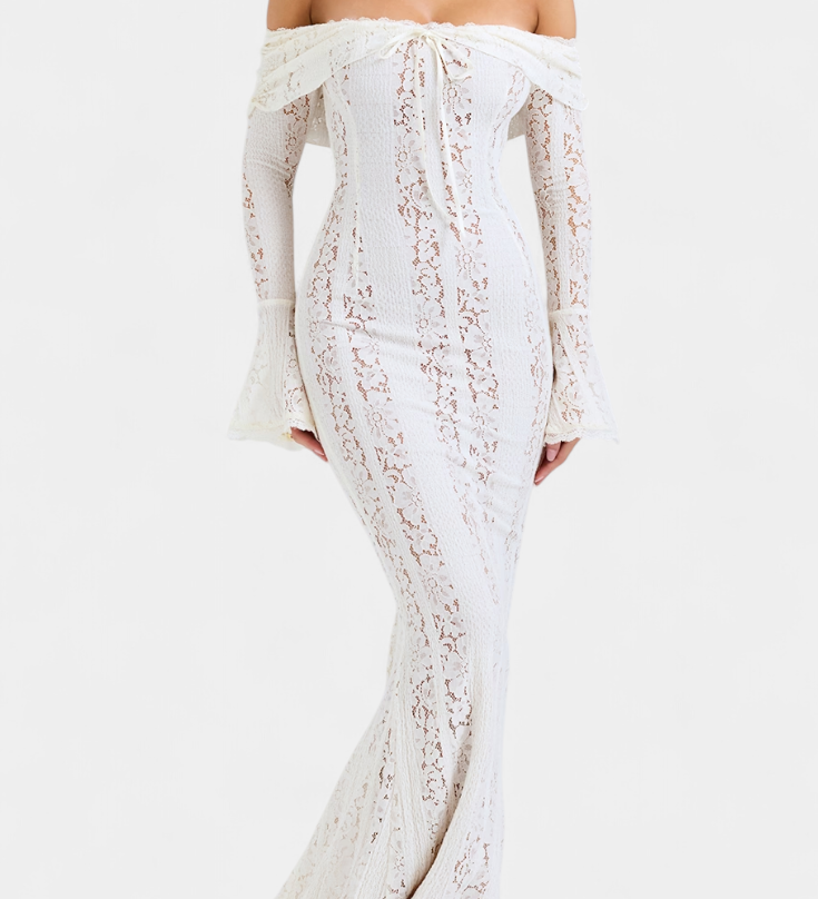 Теодора - рокля "Josipa" с открити рамена от Дантела