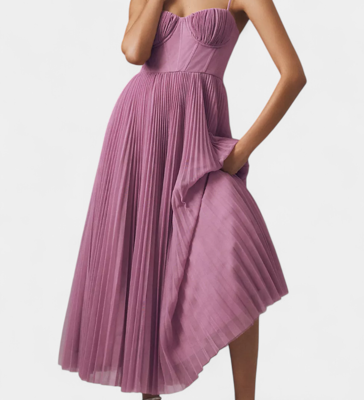 Гергана - Плисирана шифонена рокля с деколте във формат на сърце и оформен корсет