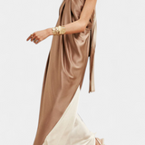 Даниела - Рокля с Неправилен Рез и Открити Гърба