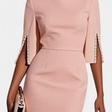 Елена - Миди Рокля с Перлени Детайли и Кръгло Деколте