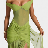 Евелина - Дълга Рокля от Мляко Коприна с Дълбоко Деколте и Оформени Набръчквания