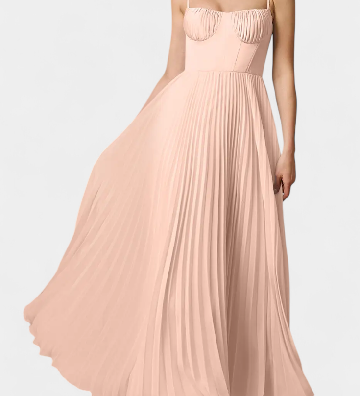 Гергана - Плисирана шифонена рокля с деколте във формат на сърце и оформен корсет